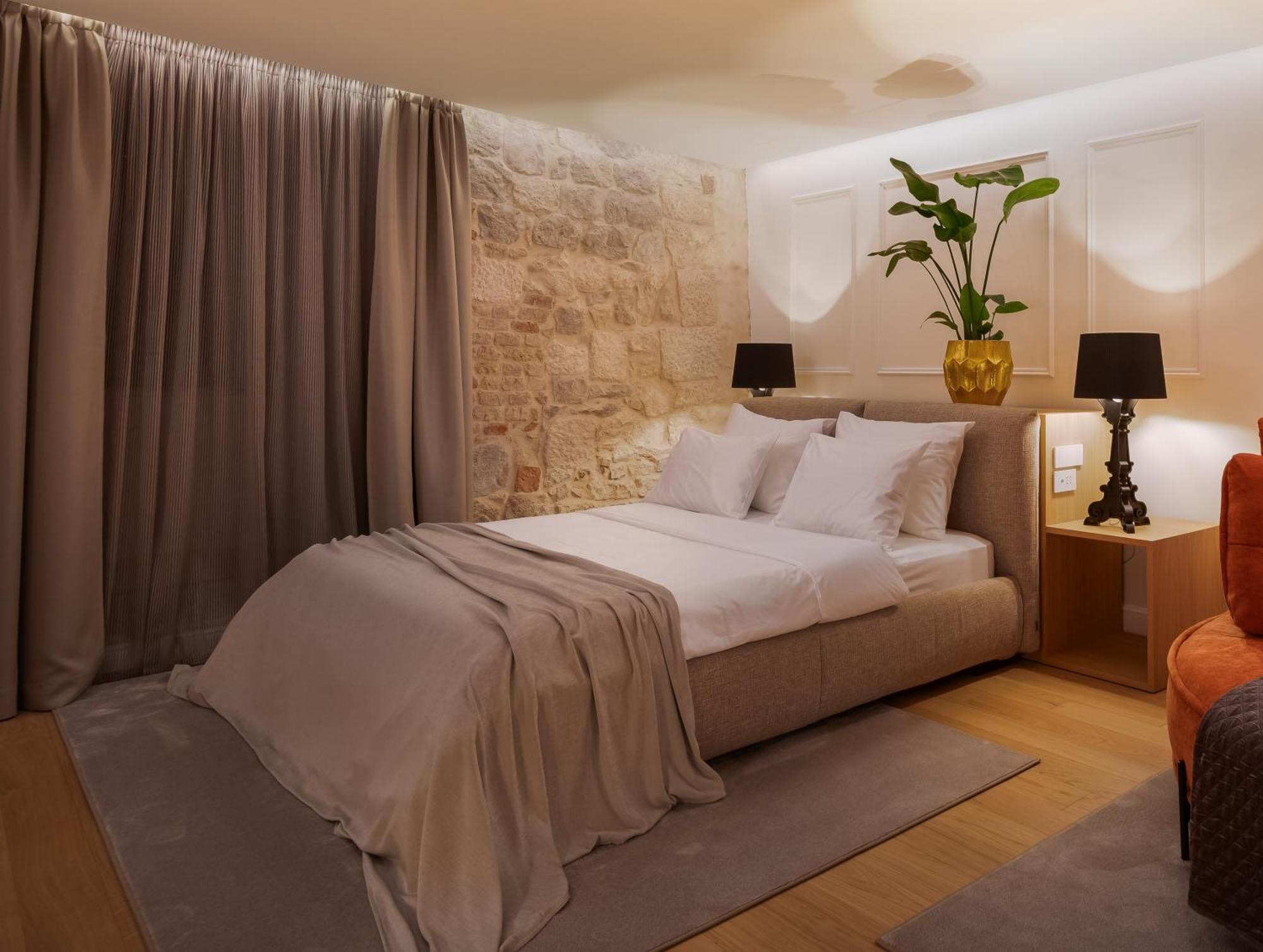 Golden Gate Luxury Rooms - Unique Unesco Location 斯普利特 外观 照片